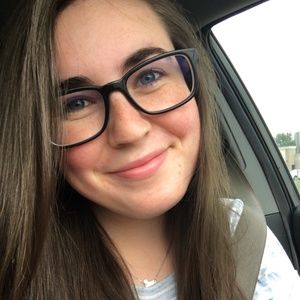 Meet your Posher, Julia